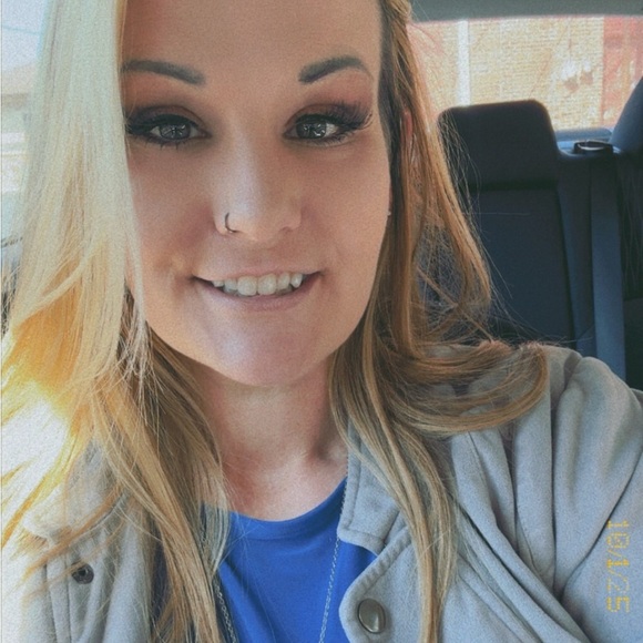 Meet your Posher, Heather - Picture 1 of 1